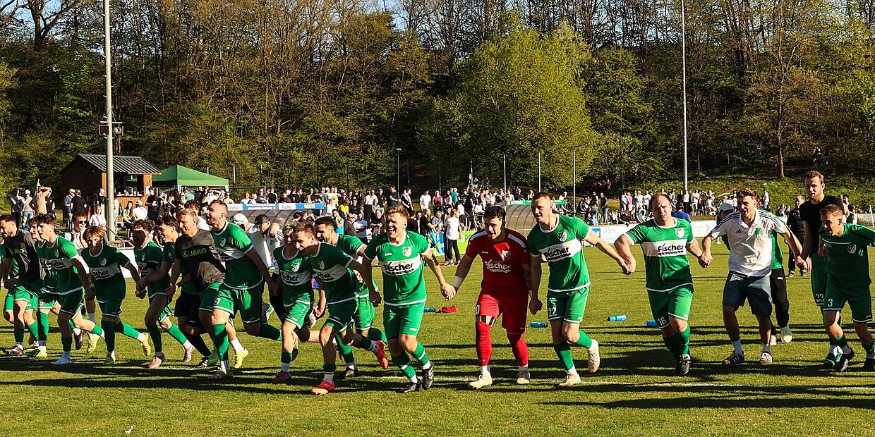 SV Friesen glückt Coup: Pokalsieg, Pyro und Partynacht