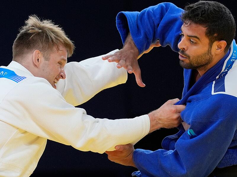 Deutschlands Judoka Timo Cavelius (l)