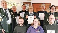 Nach den Ehrungen (stehend von links): 2. Vorsitzender Leo Wenninger, Roland S&auml;um, J&ouml;rg Will, Erwin Keller, Frank Will, 1. Vorsitzende Stephanie Heinel, sitzend von links, Stefan Bleyer, Tina Lauterbach und Stefan Stadelmann.