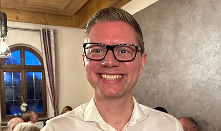 Der strahlende Sieger der Stichwahl in Weisendorf hei&szlig;t Timo Wendel.