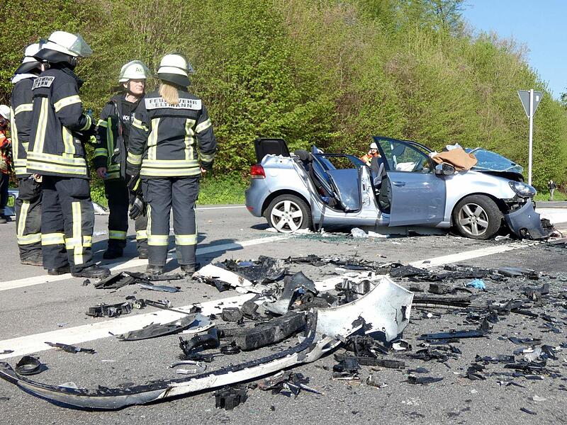 Ein schweren Zusammenstoß zweier Fahrzeuge gab es  am Donnerstag auf der Staatsstraße 2447 (ehemalige B26) in Höhe von Eltmann-Eschenbach.