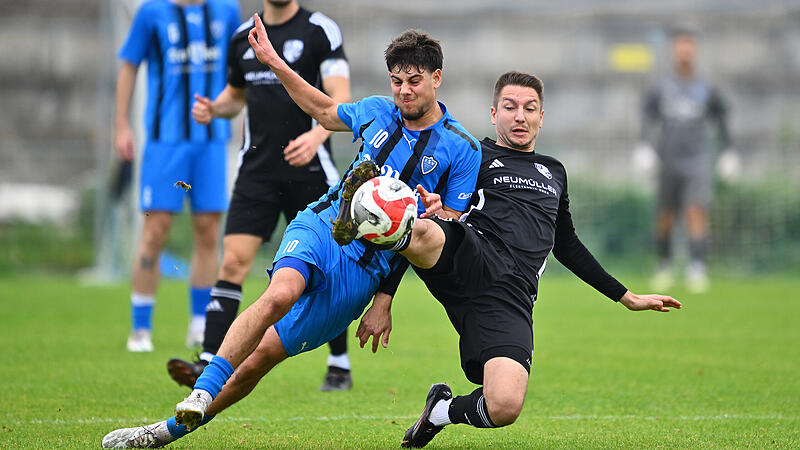 Wesiendorfs Daniel Bretting  trennt  Nikola Milovski vom Ball.