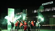 Die Bengalos vor dem Schaeffler Hauptquartier wurden bereits vor Wochen gezündet.