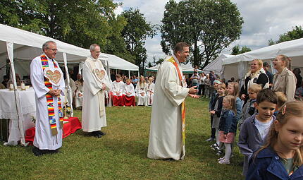 Viele Bilder: So war das Priesterjubiläum von Detlef PötzlViele Bilder: So war das Priesterjubiläum von Detlef Pötzl Viele Bilder: So war das Priesterjubiläum von Detlef PötzlViele Bilder: So war das Priesterjubiläum von Detlef Pötzl