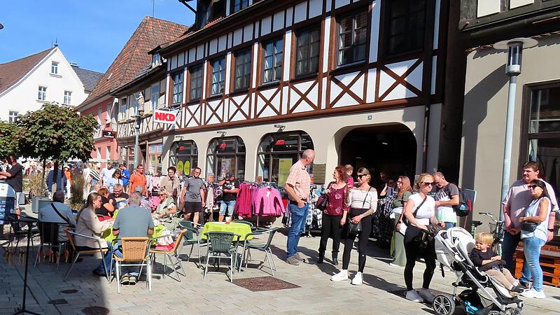 Ab der Mittagszeit füllte sich die Innenstadt von Bad Staffelstein. cMonika Schütz Ab der Mittagszeit füllte sich die Innenstadt von Bad Staffelstein. cMonika Schütz
