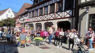 Ab der Mittagszeit füllte sich die Innenstadt von Bad Staffelstein. cMonika Schütz Ab der Mittagszeit füllte sich die Innenstadt von Bad Staffelstein. cMonika Schütz