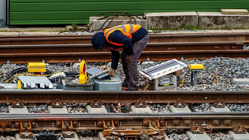 Neue elektronische Stellwerke f&uuml;r die Riedbahn
