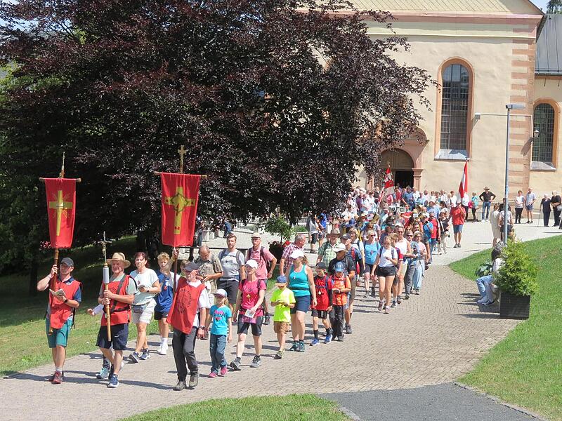 Auszug aus dem Kloster Kreuzberg.
