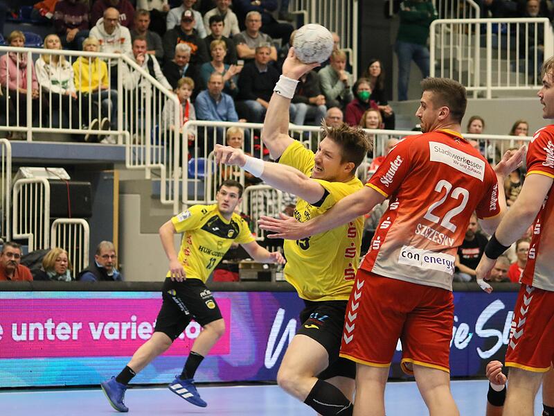 Jan Schäffer ist nicht zu halten und erzielt eines seiner beiden Tore. Jan Schäffer ist nicht zu halten und erzielt eines seiner beiden Tore.