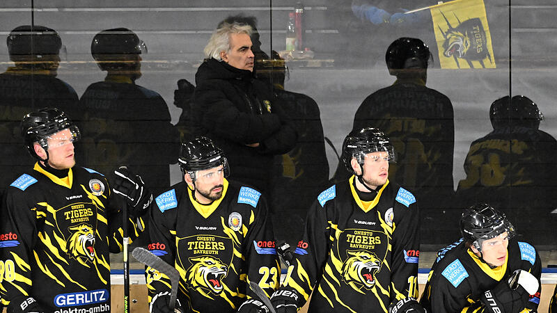 Sport Eishockey Oberliga S&uuml;d Saison 2024 / 2025  Sonntag 12.01.2025  35. Spieltag Spielort Kunsteisstadion Bayreuth Spielbeginn 18.00 h onestoTigers Bayreuth gegen SC Rie&szlig;ersee Endstand 7:9 (2:0; 2:5; 3:4)  Larry Suarez Trainer Jan Hammerbauer 90 Aidan