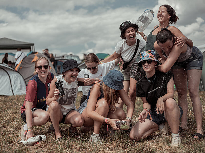 Die „Lutzi“-Crew möchte mit spannenden Aktionen besten Freunden das Festival-Erlebnis versüßen.