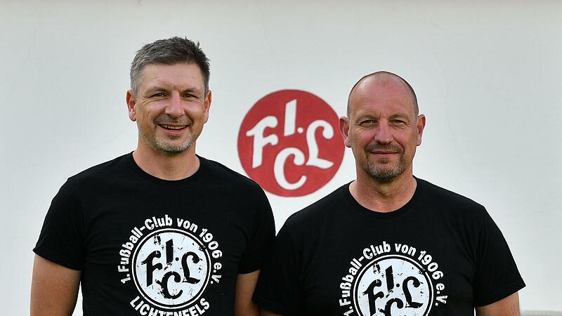 Das Lichtenfelser Trainer-Duo Christian Goller (links) und Oliver Müller will mit dem Team unter die besten Fünf der Landeliga-Nordwest-Vorrundengruppe 1.