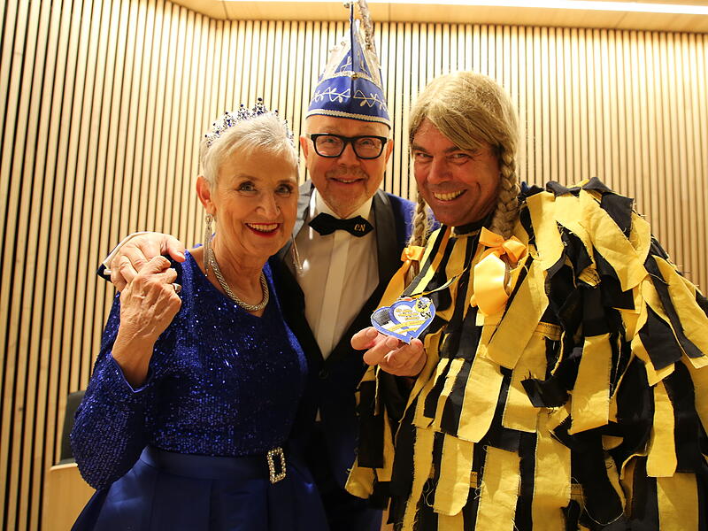Coburger Prinzenpaar mit Alex Reuther und Orden