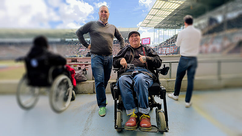 Der Krankenpfleger Heiko Reh (links) bietet Eventreisen f&uuml;r Menschen im Rollstuhl an.