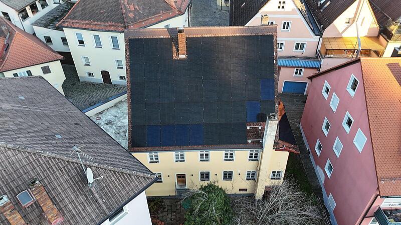 Dank der Solaranlage auf dem Dach arbeitet das Gesch&auml;ft von Thomas M&uuml;ller in Gr&auml;fenberg hinsichtlich des Strombedarfs autark.