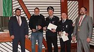 Ehrung der langj&auml;hrigen Feuerwehrleute (von links): Zweiter B&uuml;rgermeister Andreas Hoch, Michael Markert, Michael Schneider, Rudolf Swatschek und B&uuml;rgermeister Martin Horn.