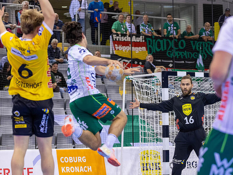 Petros Boukovinas hielt in der ersten Halbzeit gegen G&ouml;ppingen neun B&auml;lle.