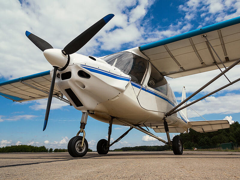 Wegen eines riskanten Landeman&ouml;vers am Flugplatz Herzogenaurach musste sich ein Pilot vor dem Amtsgericht Erlangen verantworten.