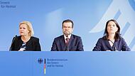 Nancy Faeser (l, SPD), Marco Buschmann (FDP) und Annalena Baerbock (B&uuml;ndnis 90/Die Gr&uuml;nen) bei einer Pressekonferenz &uuml;ber die Fortsetzung der Gespr&auml;che der Ampel-Koalition mit Union und L&auml;ndern zur Migrationspolitik.