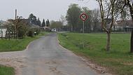 An dieser Stelle in Unterwinterbach soll das Tempo-50-Schild von einem Geschwindigkeitstrichter ersetzt werden.