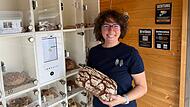Sabine Kraus backt seit inzwischen drei Jahren nebenberuflich in Heroldsbach. Seit Neuestem sind ihre Backwaren dank ihrer Brotbox auch 24/7 zu kaufen.