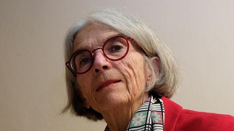 Donna Leon bei einer Signierstunde