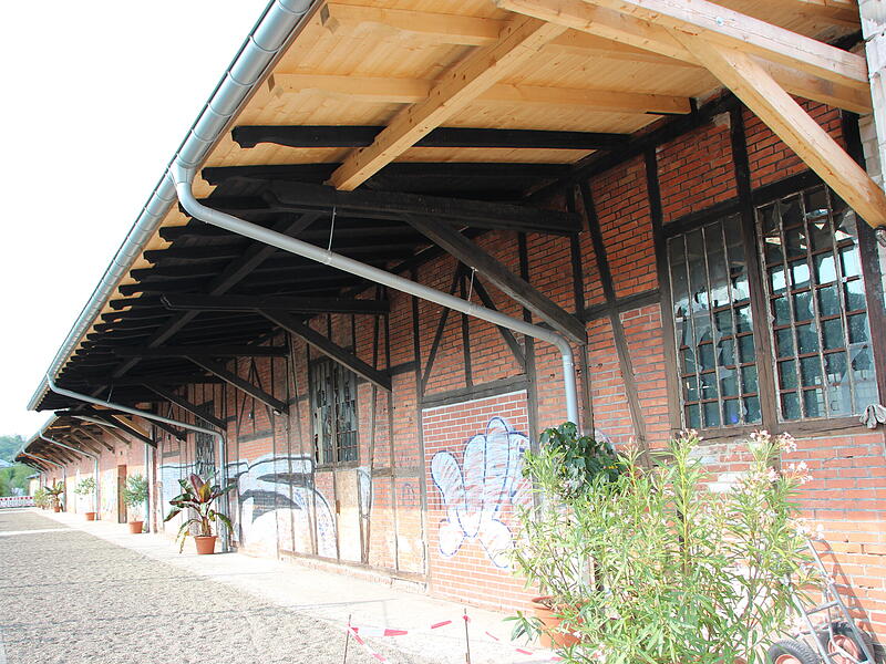 Rund um den ehemaligen Güterbahnhof in CoburgRund um den ehemaligen Güterbahnhof in Coburg Rund um den ehemaligen Güterbahnhof in Coburg - hier: die Alte Pakethalle, die bei Veranstaltungen Platz für bis zu 800 Menschen bietet