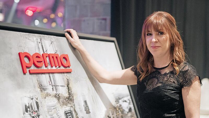 Die exklusiv von Jessica Kiesel für perma gefertigten Kunstwerke wurden an diesem Abend erstmals enthüllt.