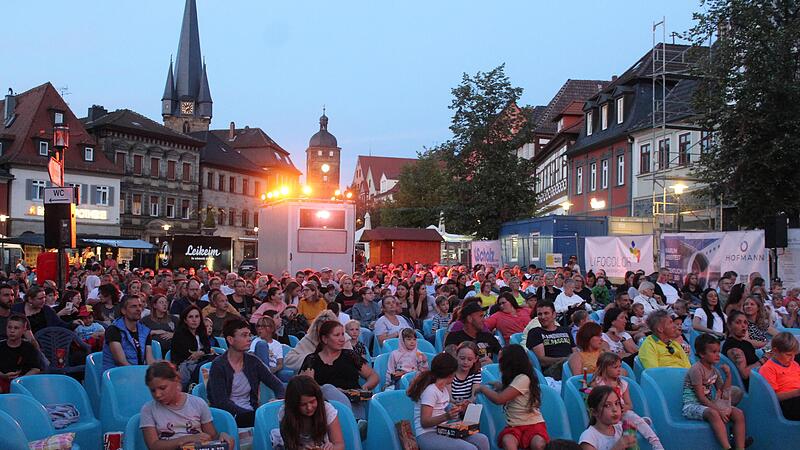 Nicht nur auf der Leinwand war der Abend sch&ouml;n, oft war auch der Blick vor die Leinwand reizvoll.