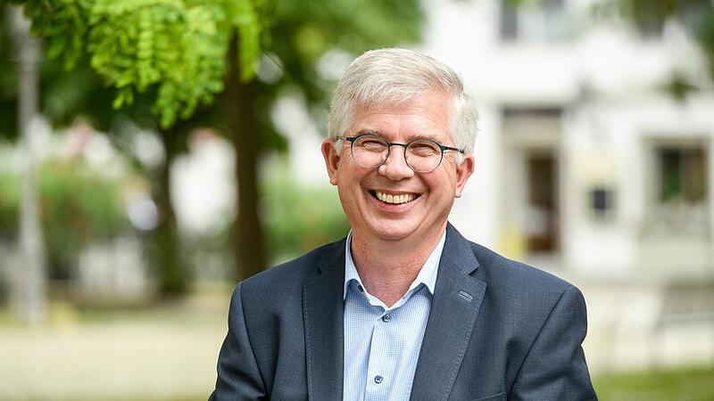 Andrew Ullmann (FDP) will, dass die tiefgreifenden Corona-Einschränkungen zum 20.März enden. Die Maske solle aber wohl bleiben. Andrew Ullmann (FDP) will, dass die tiefgreifenden Corona-Einschränkungen zum 20.März enden. Die Maske solle aber wohl bleiben.