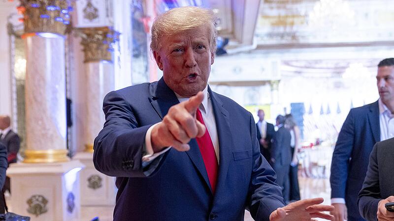 Angeschlagen, aber weiterhin alles andere als kleinlaut: Der ehemalige Präsident Donald Trump wird auch in seiner eigenen Partei nach den Zwischenwahlen infrage gestellt.