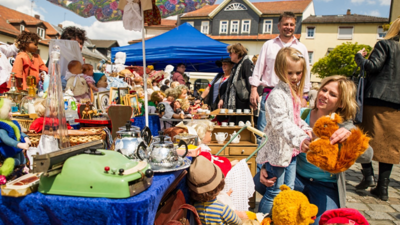 Familien auf dem Antik- und Sammlermarkt