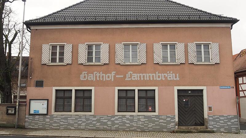 Gastronomie, Schulküche, Seniorenmittagstisch oder Kommunbräu – dank Städteförderung gibt es viele Wünsche für den ehemaligen Gasthof „Lammbräu“. Gastronomie, Schulküche, Seniorenmittagstisch oder Kommunbräu – dank Städteförderung gibt es viele Wünsche für den ehemaligen Gasthof „Lammbräu“.