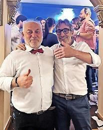 Dr. Giannoulopoulos mit dem Wirt Kosta.