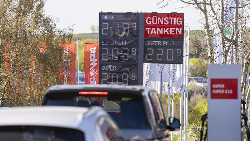 Die Einigung auf eine Waffenruhe im Iran gibt Hoffnung in Sachen Spritpreis. Die Einigung auf eine Waffenruhe im Iran gibt Hoffnung in Sachen Spritpreis.