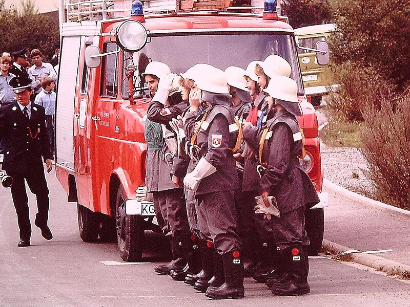 Diese rein weibliche Feuerwehrgruppe aus Maßbach legte als erste im ganzen Landkreis im Jahr 1986 erfolgreich die Leistungsprüfung ab.