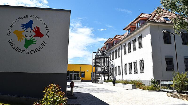 „Altenkunstadt forscht“, unter diesem Motto steht an diesem Samstag ein großes Schulfest an der Grundschule von Altenkunstadt, wobei die Besucher auch Einblicke in viele der renovierten Räumlichkeiten erhalten können.