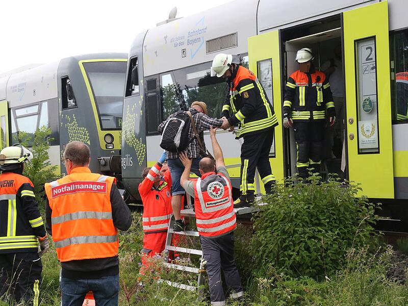 Am Bahnübergang „Fuchsmühle“ bei Großwalbur ist es am Dienstagnachmittag zu einem tödlichen Verkehrsunfall gekommen.