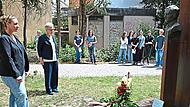 Dritte B&uuml;rgermeisterin Eva Jutzler (l.) und Mechthildis Bokschvon der Willy-Aron-Gesellschaft, bei der Gedenkfeier.  Stadt Bamberg, Gerhard Beck