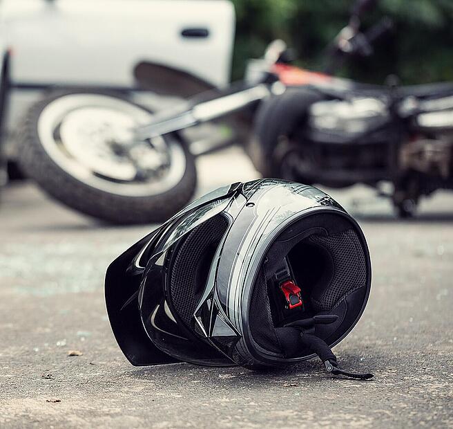 Kreis Bamberg: Motorradfahrer (33) kracht in Auto - verletzt im Krankenhaus Unfall Motorrad