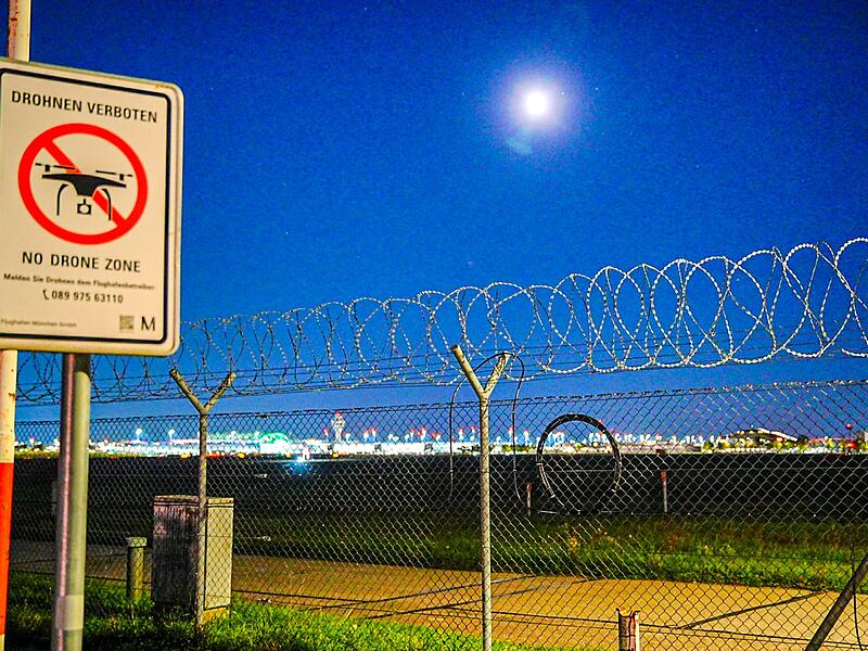 Flughafen München stellt wegen möglicher Drohnen Betrieb ein