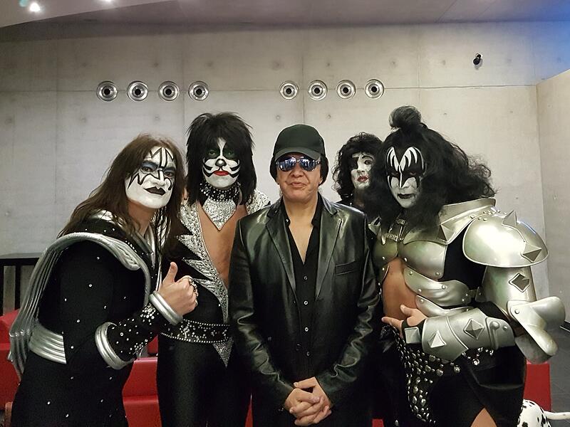 Bei Sat.1 trifft die Band eines Musikers aus Eggolsheim den echten Gene Simmons.