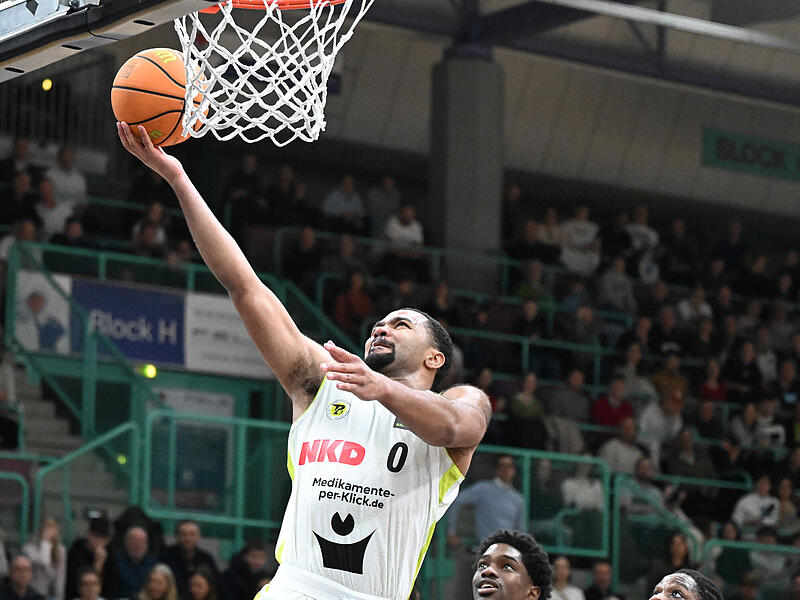 Sport Basketball 2. Bundesliga PROA Saison 2025 / 2026  24. Spieltag  am Samstag  21.02.2026  Spielbeginn 19.00 h Spielort Bayreuth Oberfrankenhalle  BBC Bayreuth gegen RheinStars K&ouml;ln Halbzeitergebnis  44:53 Endstand  82:93 Korbleger Kyle Sturdivant Ken