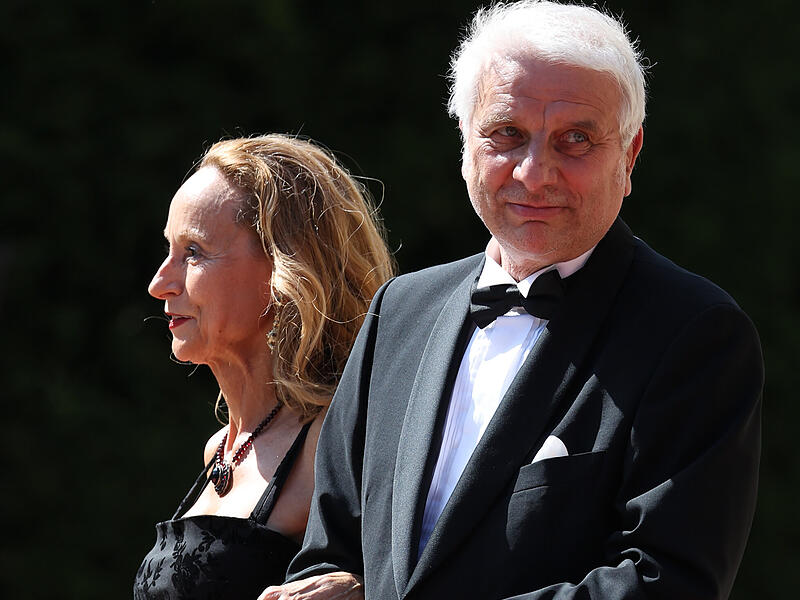 Udo Wachtveitl kommt in Begleitung zu der Eröffnung der Bayreuther Richard-Wagner-Festspiele