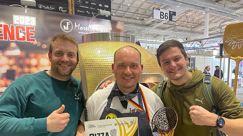 Im Pizzabacken macht Maurizio de Giacomo kaum jemand etwas vor … Im Pizzabacken macht Maurizio de Giacomo kaum jemand etwas vor …