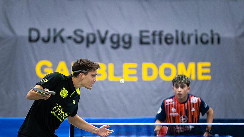 Hannes Hörmann (vorne) und die Effeltricher Tischtennisspieler sind in der 3. Bundesliga auf dem Vormarsch.