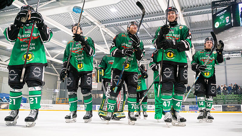 Gut lachen hatten die Alligators um Philipp Stobbe (vorne rechts) in dieser Saison oft. Die Basis dafür legten neu entdeckte Abwehrstärken.
