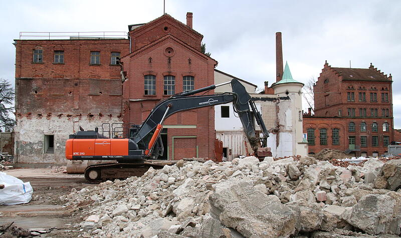 Bagger und Baustelle am Maisel-Gel&auml;nde in Bamberg