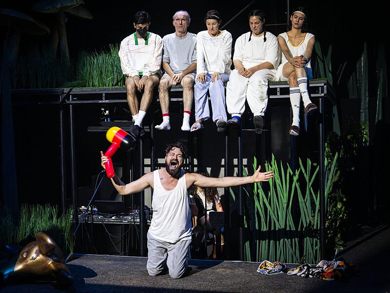 Theater Bremen - Der Zauberer von Öz – Eine Fußballtragödie"