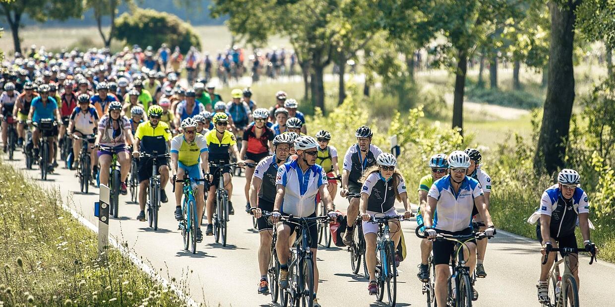 1000 Radfahrer und tausende Konzertbesucher versetzen Ebern in den ...